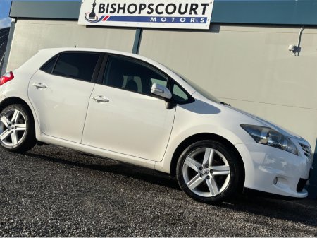 2011 Toyota Auris SR VALVEMATIC 5DR 1.6 €5,950