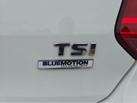 2017 Volkswagen Polo DBA-6RCJZ €12,950
