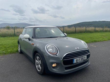 2016 MINI Hatch Cooper D