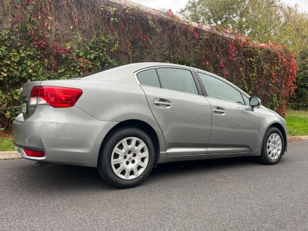 2012 Toyota Avensis 2.0 D-4D 125 BHP Terra €5,950