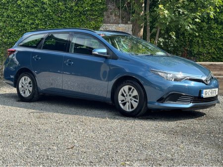 2016 Toyota Auris 1.4 D4D Low Mileage Full History €10,900