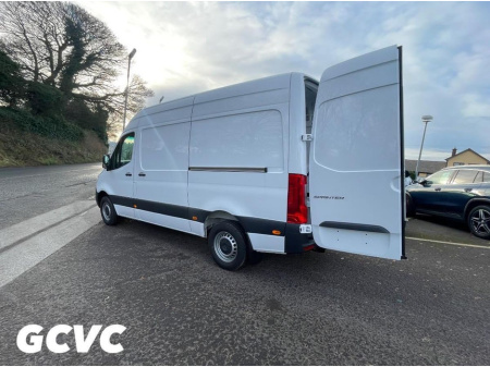 2025 Mercedes-Benz Sprinter 317 MWB HIGH ROOF MANUAL