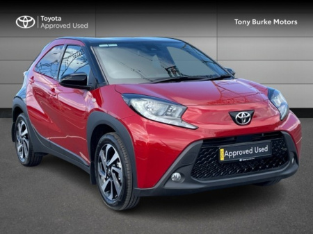 2025 Toyota Aygo X - DESIGN - Save EUR 2,121 - 3 FREE Services Included - 1.0 - Petrol - 5d - EUR 180 Road Tax //