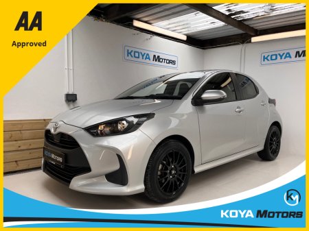 2021 Toyota Yaris 1.0 PETROL AUTOMATIC SPORT X // BRAND NEW UPGRADED WHEEL AND TYRE PACKAGE INCLUDED // PRIVACY PACK // REVERSING CAMERA // BLUETOOTH MEDIA // LANE ASSIST // IDEAL STARTER CAR // VERY ECONOMICAL