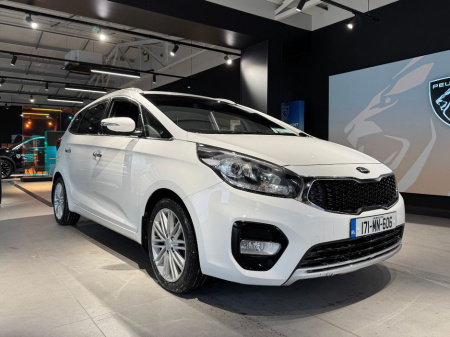 2017 Kia Carens or Rondo EX 5DR