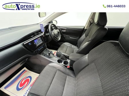 2016 Toyota Auris 1.8 Automatic, Hybrid, Reversing camera €12,995