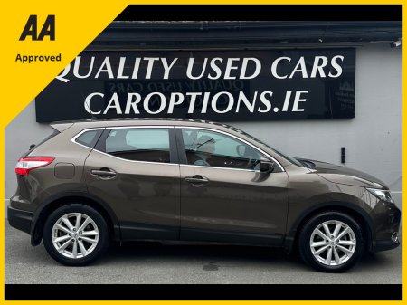 2014 Nissan Qashqai 1.5 DSL SV //JUST SERVICED//COMES 1 YEAR TAX//