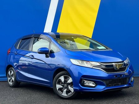 2018 Honda Fit L-PACKAGE 1.5 HYBRID // SERVICE HISTORY // HALF LEATHER INTERIOR // REVERSE CAMERA