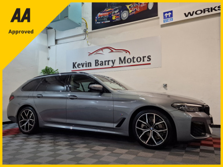 2023 BMW 5 Series 520D TOURING M SPORT MHEV 190BHP AUTOMATIC **ONE OWNER / APPLE CARPLAY & ANDROID AUTO / CRUISE CONTROL / FULL BLACK LEATHER / HEATED FRONT SEATS / SAT NAV / REVERSE CAMERA / BMW WARRANTY 02/2026**