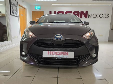 2021 Toyota Yaris Hybrid Luna Automatic €15,900