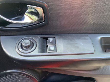 2013 Renault Clio IV DYNAMIQUE 1.2 PET 7 4DR €3,350