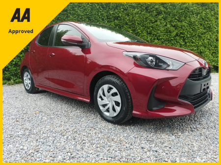 2020 Toyota Yaris 1.5 NOT HYBRID AUTOMATIC SERVICE HISTORY (6 STAMPS) FRONT AND REAR AUDIO VISUAL PARK ASSIST CRUISE CONTROL REVERSE CAMERA TOUCH SCREEN RADIO FACTORY IMMOBILISER PROXIMITY KEYS TOYOTA SAFETY SENSE €17,895