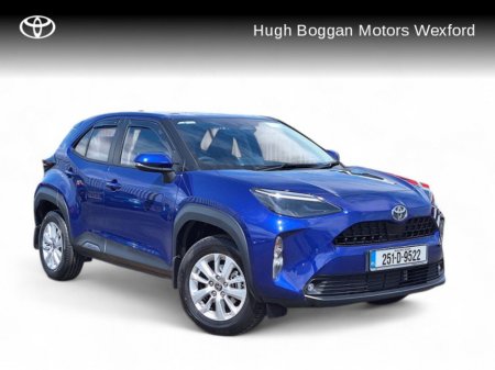 2025 Toyota Yaris Cross LUNA ONLY 7000 KMS!