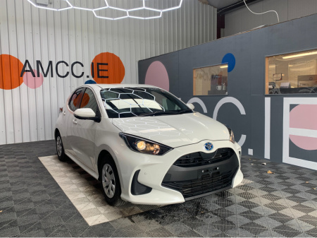 2020 Toyota Yaris 1.0 PETROL AUTOMATIC / 96k KMs / Cruise Control, Reverse Camera & More