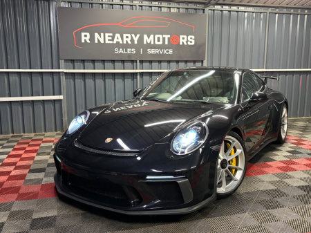 2017 Porsche 911  €239,950