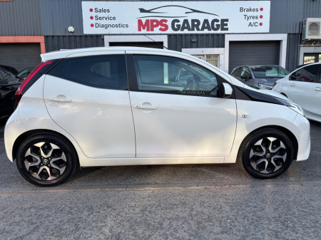 2021 Toyota Aygo 1.0 VVT-i x-play Smartphone €12,500