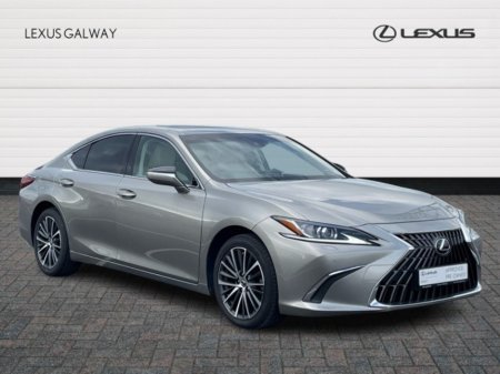 2023 Lexus ES 300 H Dynamic Auto Carplay // Remote Central Locking // Power Folding Mirrors // Apple Carplay // Android Auto // Dual Zone Climate Control