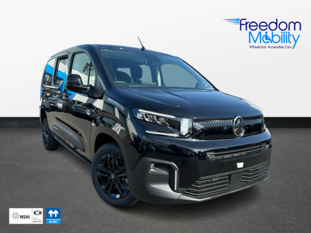 2025 Citroen Berlingo Multispace wheelchair accessible. new model. €34,400