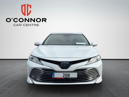 2018 Toyota Camry “Hybrid comfort, Toyota reliability, executive feel.” €20,888