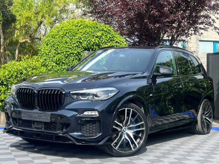 2021 BMW X5 M-SPORT xDRIVE45e 3.0 HYBRID // M COMPETITION PACK // ADAPTIVE AIR SUSPENSION // APPLE CARPLAY/ANDROID AUTO