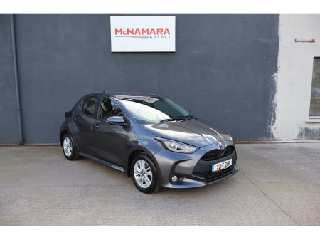 2022 Toyota Yaris LUNA 5dr Low Mileage Exceptional Condition!