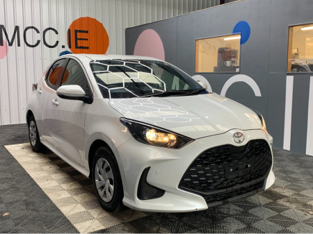 2024 Toyota Yaris 1.0 PETROL AUTOMATIC / 8k KMs / Reverse Camera