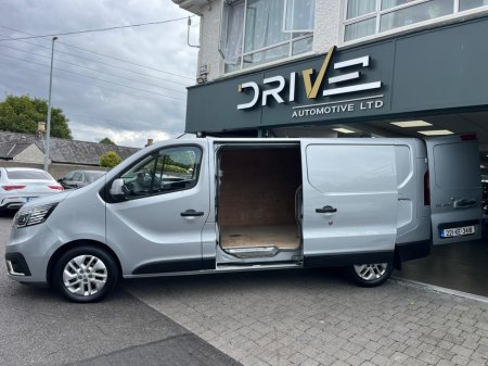2022 Renault Trafic LL30 BLUE DCI 130 SPORT PANEL
