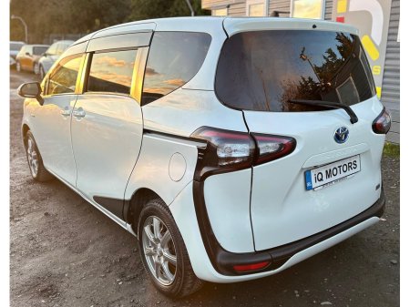 2016 Toyota Sienta 1.5L Automatic Petrol Hybrid  7-Seater  Low Mileage (2483) €13,995