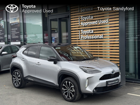 2022 Toyota Yaris Cross LUNA SPORT // REAR CAMERA & PARK ASSIST // SMART ENTRY/SMART START // BI-TONE PAINT // APPLE CARPLAY/ANDROID AUTO // FULL WARRANTY