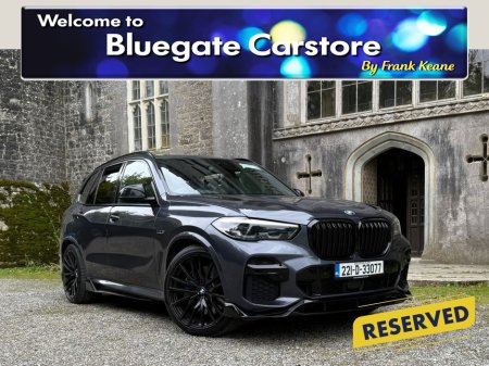 2022 BMW X5 G05 XDRIVE 45E M SPORT PHEV*CREWCAB 5 SEATER COMMERCIAL*PERFORMANCE KIT*22INCH ALLOYS*BLACK LEATHER INTERIOR*FRONT HEATED ELECTRIC SEATS*REVERSE CAMERA*PARKING SENSORS*APPLE CARPLAY*ELECTRIC TAILGATE*