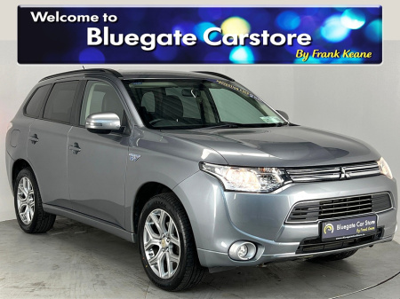 2015 Mitsubishi Outlander PHEV GX3H **Fog Lights**18” Allow Wheels**Reverse Parking Sensors**Bluetooth Connectivity**Speed Limiter**Cruise Control**