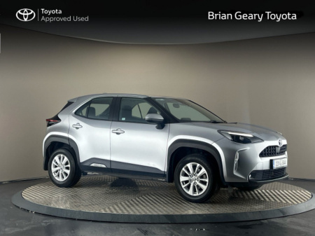 2023 Toyota Yaris Cross HYBRID LUNA