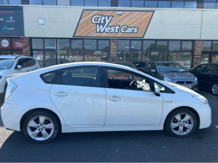 2014 Toyota Prius HYBRID LUXURY //6900KLMS////ORIGINAL IRISH CAR WITH UNMARKED LEATHER/ALCANTARA SEATING///FULL SERVICE HISTORY///TAX JUST 180EUROS