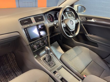 2017 Volkswagen Golf  €16,900