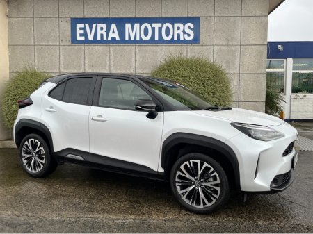 2023 Toyota Yaris Cross Z AUTOMATIC 1.5 PETROL //HIGH SPEC//HEATED SEATS AND STEERING WHEEL//HALF LEATHER SEATS//REVERSE CAMERA//