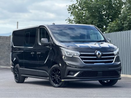 2023 Renault Trafic Rare 6 Seat Crew Cab 2023 Renault Trafic