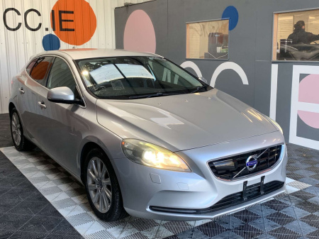 2013 Volvo V40 ONLY €11950 Volvo V40 1.6 Petrol / Leather Seats / Reverse Camera / Volvo V40 Automatic €11,950