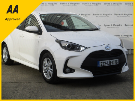 2022 Toyota Yaris 1.0 LUNA ONLY 23000 KMS, ALLOYS, BLUETOOTH, REVERSE CAMERA AND MORE,  FULLY SERVICED AND GUARANTEED.