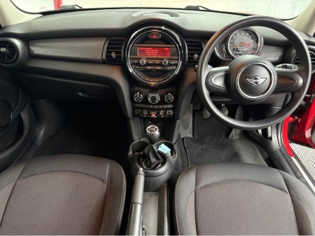 2017 MINI Cooper Black Edition 1.5P €15,950