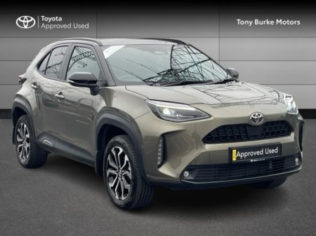 2025 Toyota Yaris Cross - Save EUR 3,100 - LunaSport BiTone - 1.5 Hybrid - Automatic - EUR 180 Tax // Remote Central Locking // Front Electric Windows // Rear Electric Windows // Electric Mirrors // Finger Tip Stereo Control