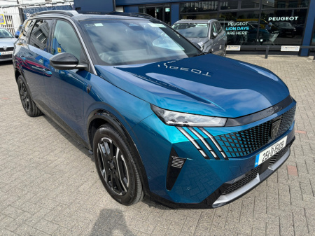 2025 Peugeot 5008  €54,000