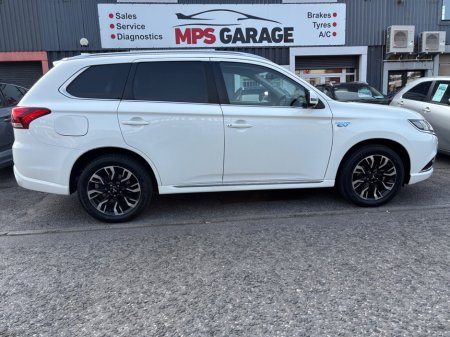2015 Mitsubishi Outlander PHEV Intense+