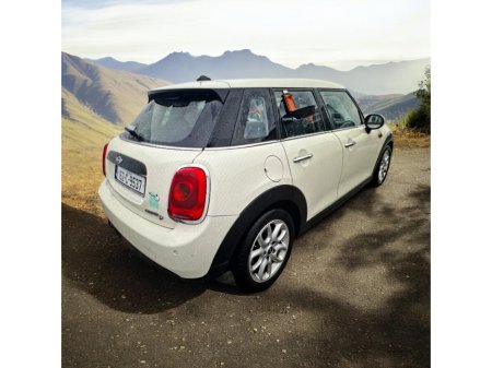 2016 MINI Hatch Cooper D