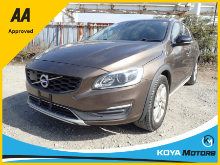 2016 Volvo V60 CROSS COUNTRY 2.0 D4 CROSS COUNTRY SE LUXURY DIESEL 190 BHP AUTOMATIC // FULL LEATHER ELECTRIC SEATS // REVERSING CAMERA // CRUISE CONTROL // LANE ASSIST // COLLISION WARNING SYSTEM // TOP SPEC