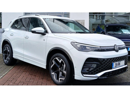 2025 Volkswagen Tiguan R-Line 2.0 TDI 150HP DSG *HEATED FRONT SEATS, REARVIEW CAMERA, CALL US TODAY*