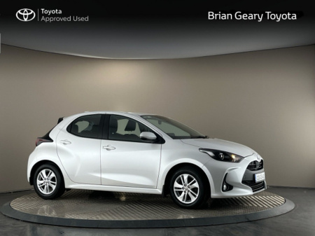 2022 Toyota Yaris 1.5 5D LUNA