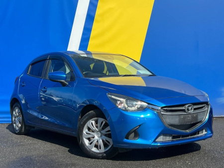 2016 Mazda Demio 1.3 SKYACTIVE AUTO // HEATED SEATS // REVERSE CAMERA // MULTIFUNCTIONAL STEERING WHEEL