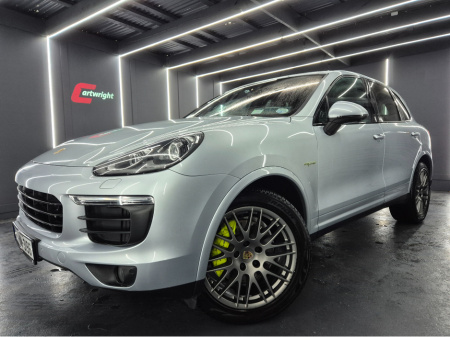 2017 Porsche Cayenne PLATINUM ED S EHYB €39,950