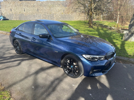 2022 BMW 3 Series 330e SPORT PRO BLACK EDITION with S/R