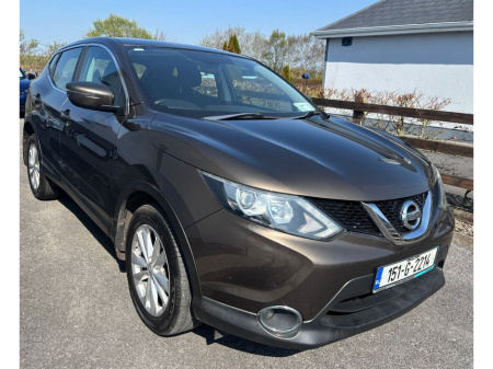 2015 Nissan Qashqai  €11,995